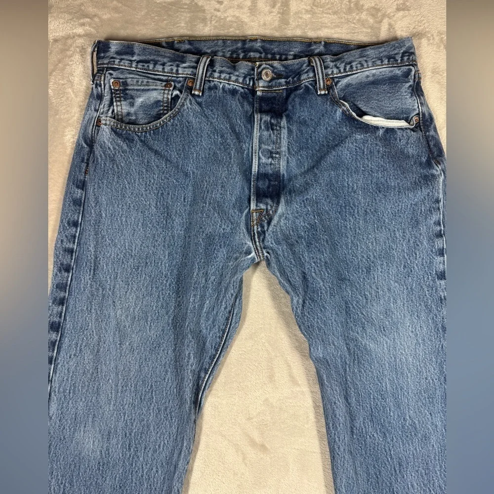 Levi’s Men’s 501 Original Fit 100% Cotton Button Fly Denim Blue Jeans Size 38